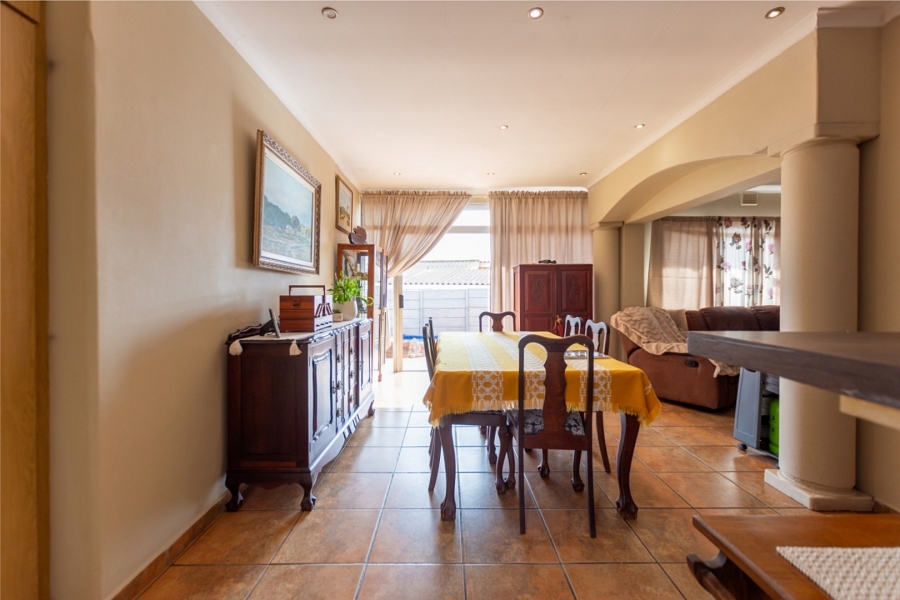 5 Bedroom Property for Sale in Vredenburg Western Cape